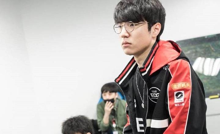 是她落后1 是她落后1